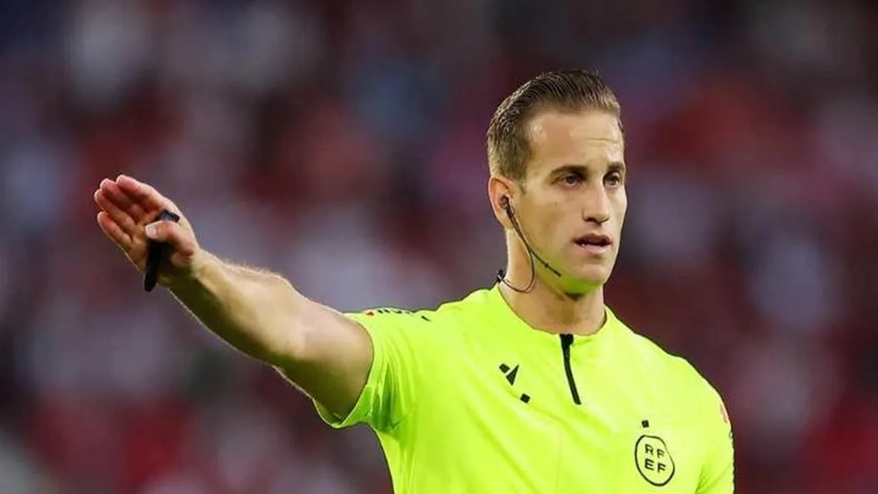 الوطن سبورت | الأهلي أبرز ضحاياه وفضيحة مبابي تلاحقه.. من هو خافيير روخاس المرشح للقاء؟